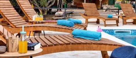 حمّام سباحة خارجي