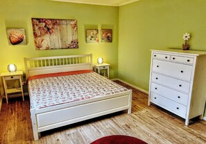 2 Schlafzimmer, Reisekinderbett, WLAN