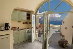 Traditional House, 1 Bedroom, Sea View | Private kitchen
