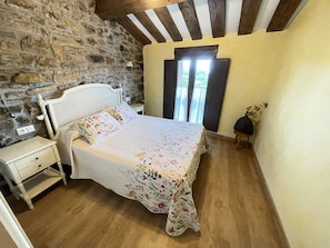3 chambres, fer et planche à repasser, lit parapluie, Wi-Fi gratuit