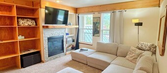 Ski in Ski out at Schweitzer Mountain Resort | Great Views | Cozy Condo