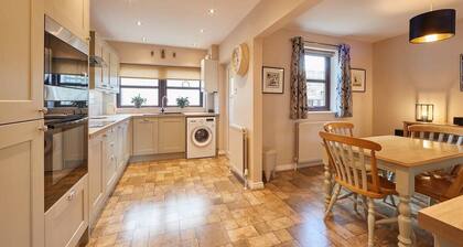 Host & Stay | Wood Street Cottage