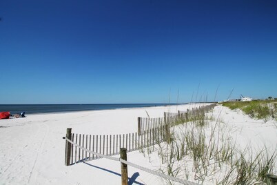 SHORE BEATS WORK IS 500 STEPS TO BEACH! MODERN, IMMACULATE TOWNHOME!