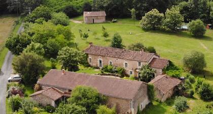 Dordogne- Périgueux - Gîte Alep with a 90m² reception room - Piano -3 Bedrooms