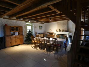 Dining - Dordogne- Périgueux - Gîte Alep with a 90m² reception room - Piano -3 Bedrooms (Bourrou)