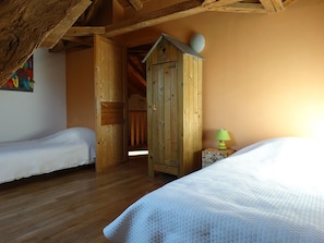 3 bedrooms, iron/ironing board, travel crib, free WiFi