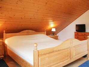 2 habitaciones, tabla de planchar con plancha, cuna de viaje y wifi 