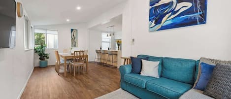 Smart TV, Netflix, streaming services, offices