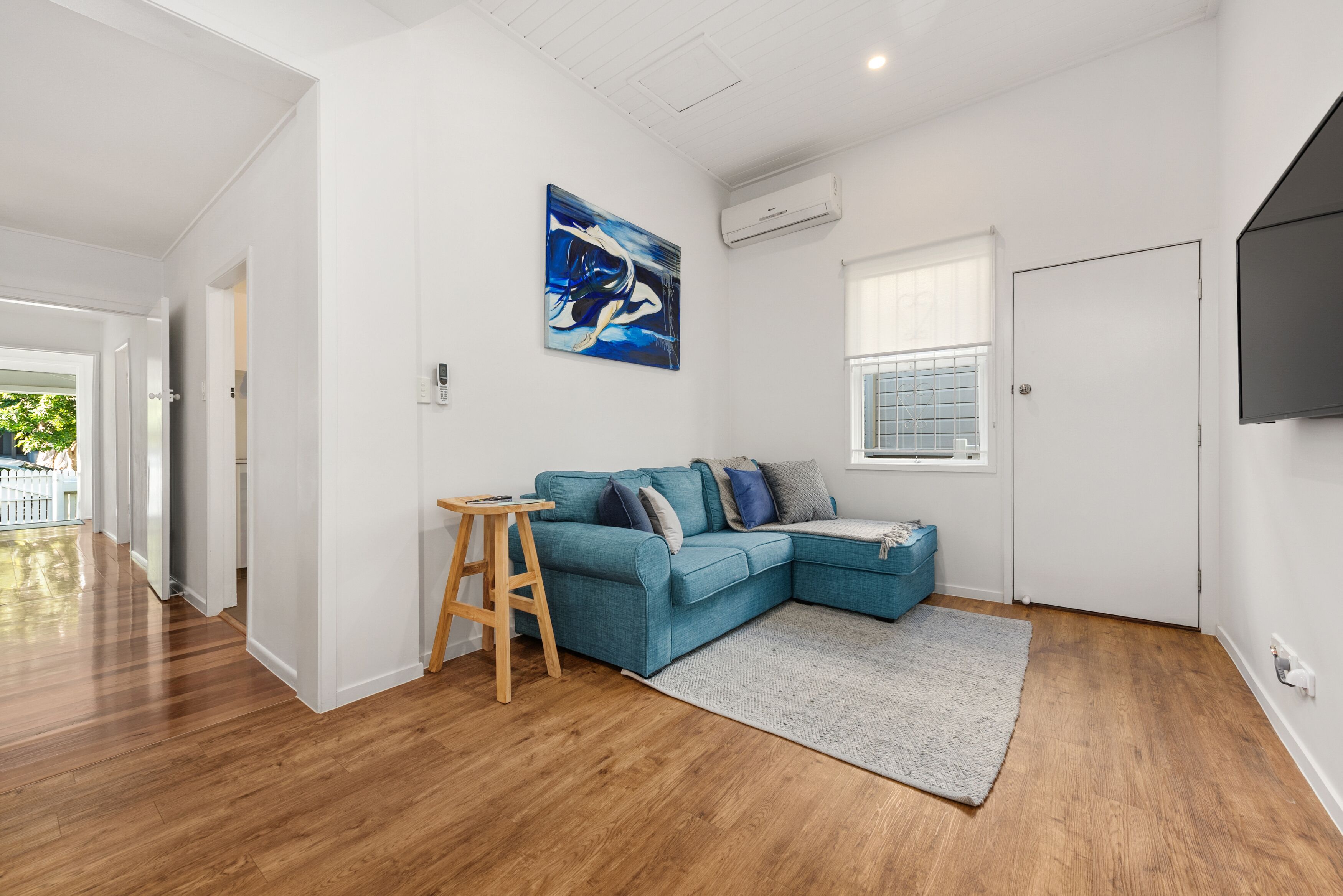 Smart TV, Netflix, streaming services, offices