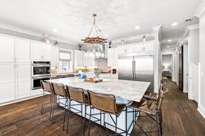 Fridge, microwave, oven, stovetop - Grand Pearl | Resort-Style Community Pool | Bikes | Private Beach (Inlet Beach)