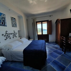 Minibar, in-room safe, free WiFi, bed sheets - Hotel Corallo (Sperlonga)