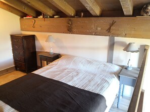 2 chambres, fer et planche Ă repasser, Wi-Fi gratuit, draps fournis