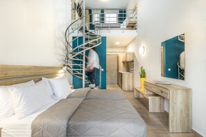 Desk, blackout drapes, soundproofing, free WiFi - Sunshine Apartments (Dio-Olympos)