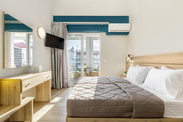 Premium-Loft | Schreibtisch, Verdunkelungsvorhänge, schallisolierte Zimmer