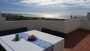 Outdoor dining - Zaharatlanterra (Zahara De Los Atunes)