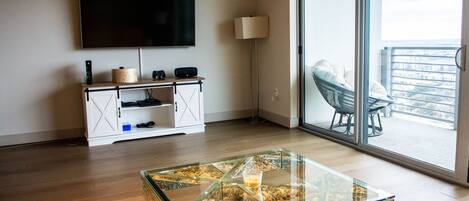 Smart-tv, videospil, stereoanlæg, kontorer