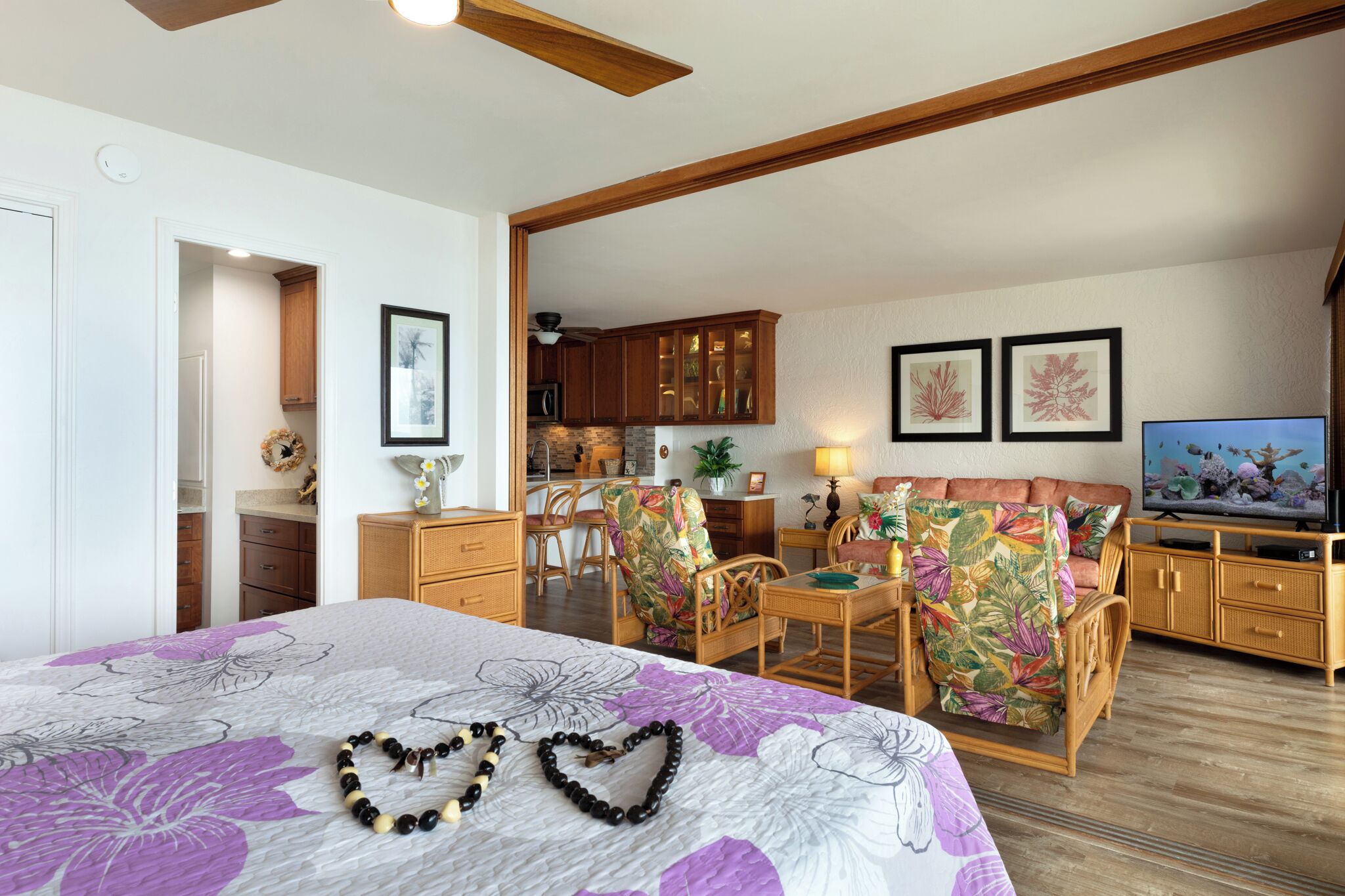 2 bedrooms, desk, iron/ironing board, travel crib