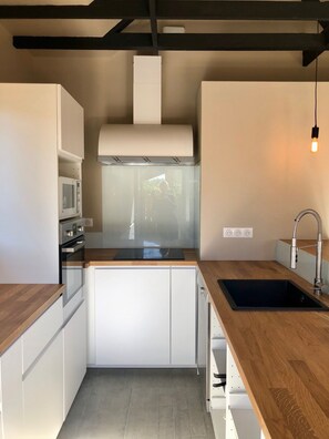 Refrigerador, horno, parrilla de estufa y lavavajillas 