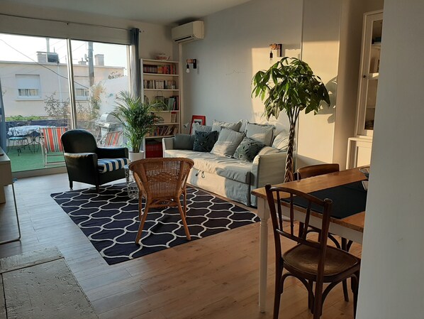 Boeken en een kantoor