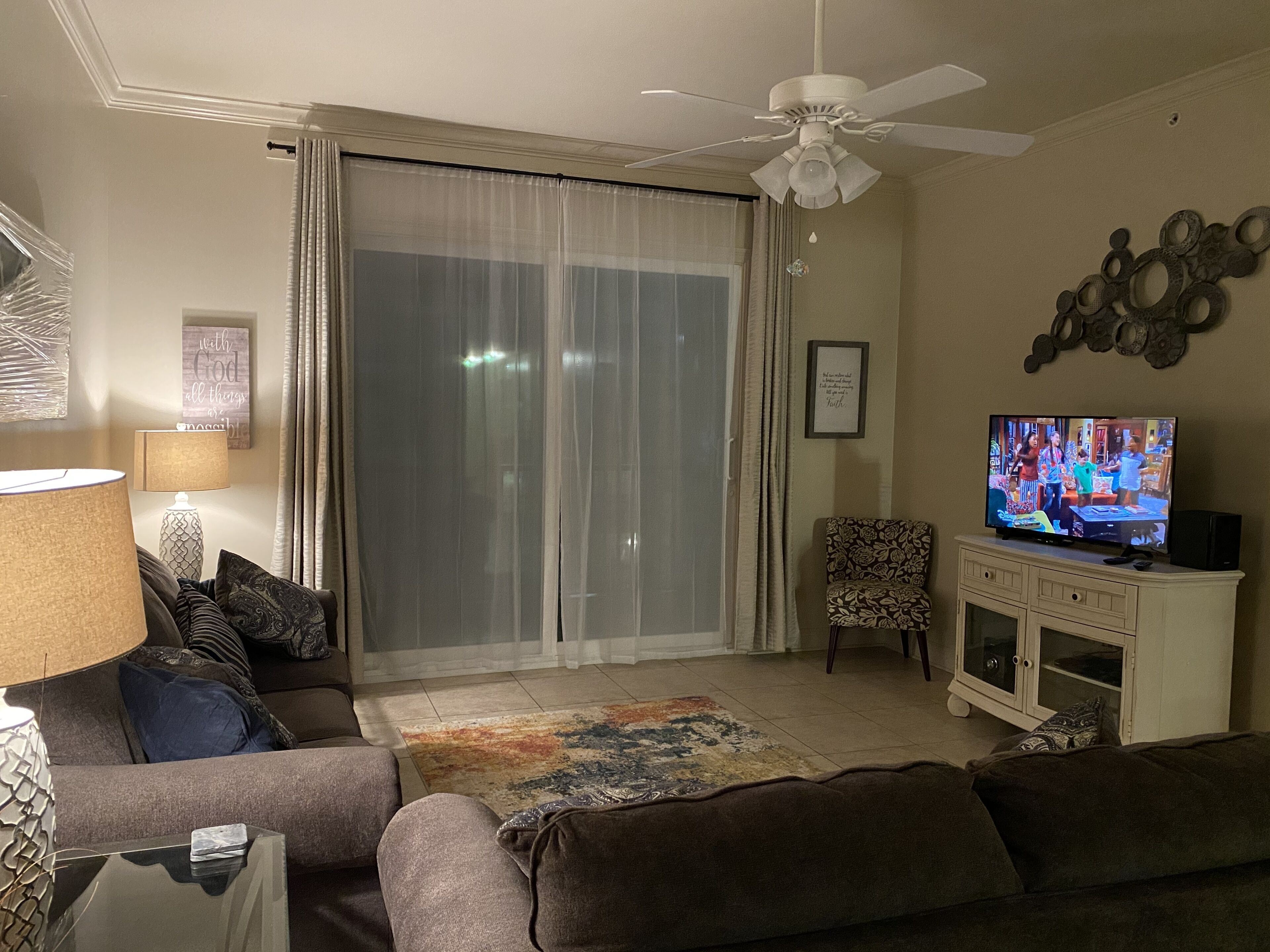 A Beautiful Condo On The Beach of Pass Christian! 2 Bedroom\2Bath -  
Sleeps 4!