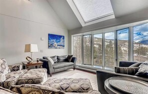 Smart TV, fireplace, offices, computer monitors