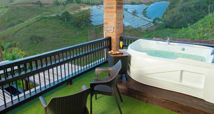 Villa en guatape con 9 habitaciones y acceso privado a el lago