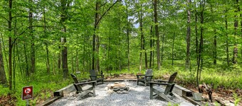"Private Retreat" COZY, Cabin in the woods 