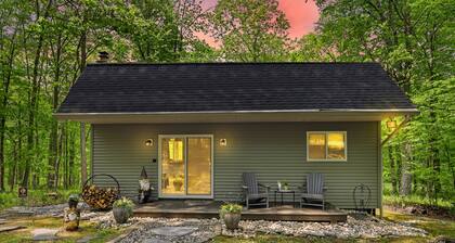 "Private Retreat" COZY, Cabin in the woods