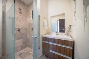 Dusche, Haartrockner