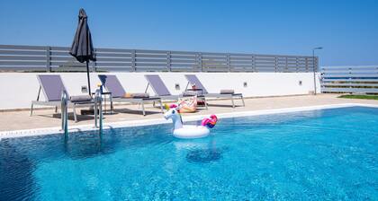 South Beach Villas - 2 bedroom sea view with heated pool