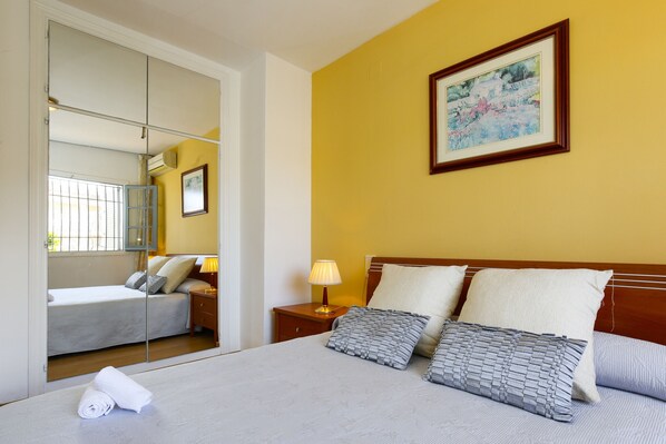 2 bedrooms, iron/ironing board, free WiFi, bed sheets