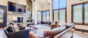 Lodge at Lewis Ranch By Silvercrest Lux CO~Ski in/out & Hot Tub ~ Sleeps 26