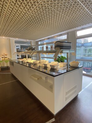 Free daily buffet breakfast
