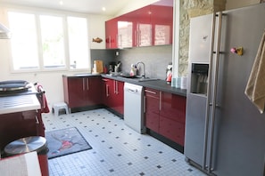Fridge, microwave, oven, stovetop - Tranquilité (Sainte-Marie-du-Mont)