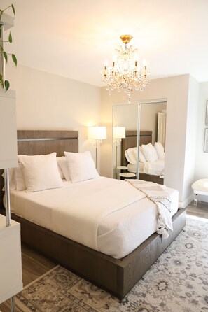 4 slaapkamers, een strijkplank/strijkijzer, gratis wifi, beddengoed