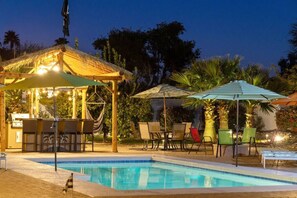 A heated pool - The Peacock Oasis: Saltwater Pool Retreat (Scottsdale)