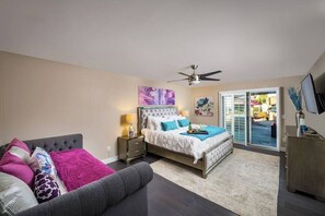 4 bedrooms, iron/ironing board, travel crib, free WiFi - The Peacock Oasis: Saltwater Pool Retreat (Scottsdale)