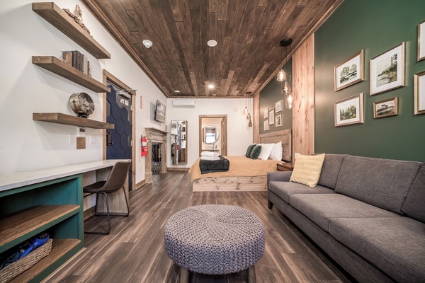 "Exceptional communication and service! I’ve never been in a prettier room."