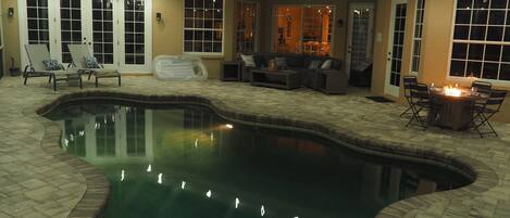 Innenpool, beheizter Pool