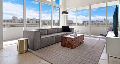 Roami at Sunny Isles | Rooftop Pool | 3 Bedroom