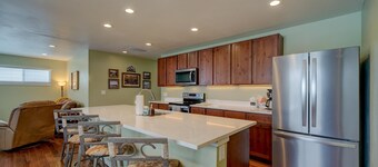 Silver Cloud- Upscale finishes-Minutes to Ski Cooper-PET FRIENDLY!