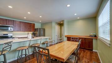 KylskÄp, mikrovÄgsugn, ugn och spishÀll