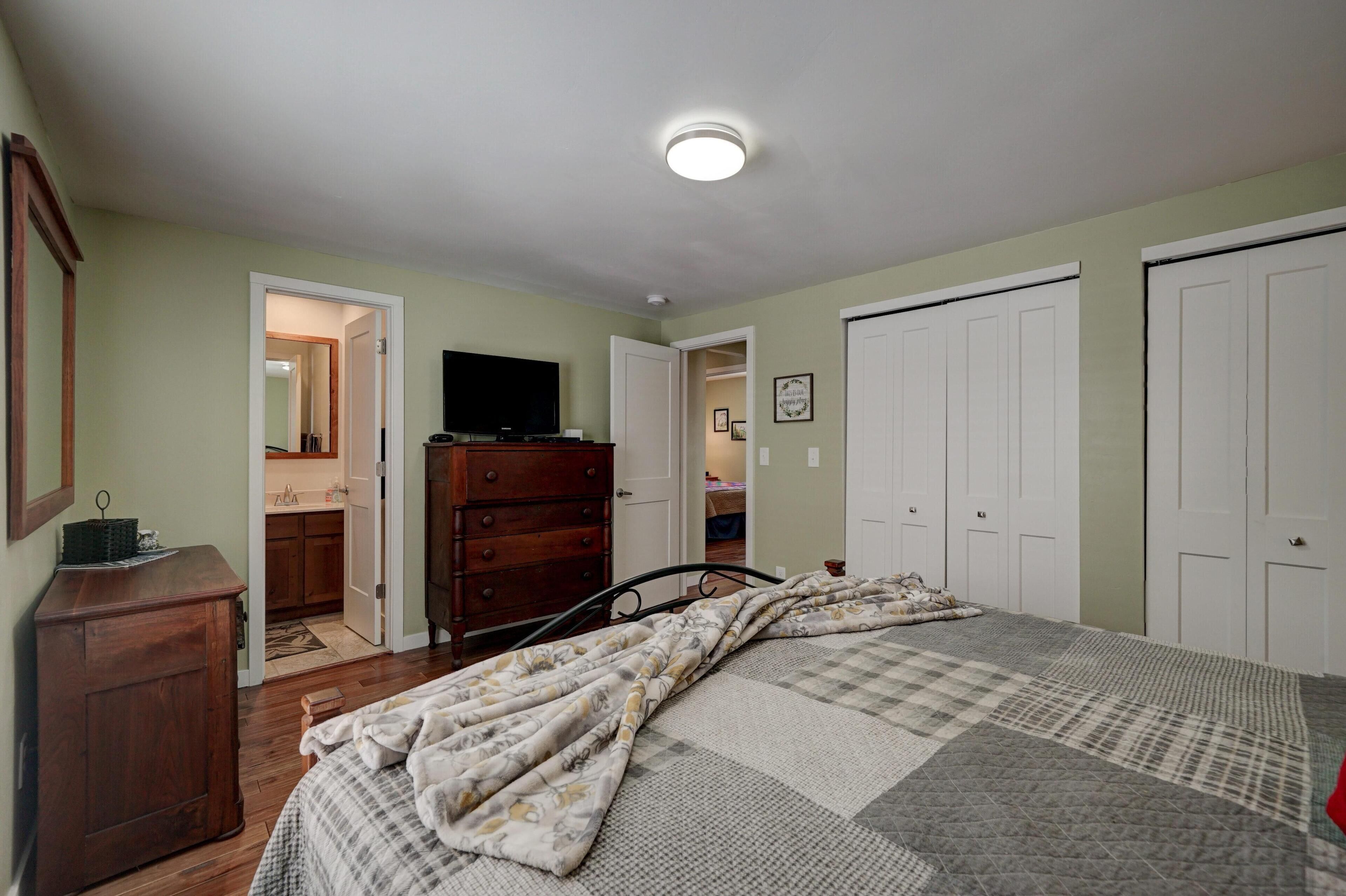 3 室のベッドルーム、アイロン / アイロン台、WiFi (無料)、ベッドシーツ