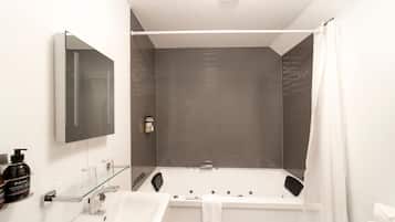Combined shower/tub