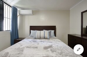 10 habitaciones, tabla de planchar con plancha, wifi y ropa de cama