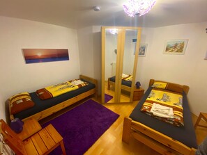 1 quarto, Wi-Fi de cortesia, roupa de cama