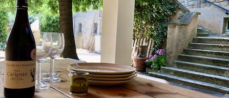 Outdoor dining