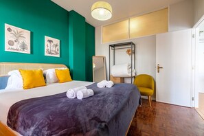 1 slaapkamer, een bureau, internet, beddengoed