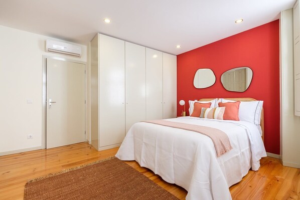 1 slaapkamer, een bureau, internet, beddengoed