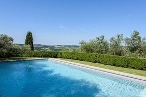 Outdoor pool - Villa D'Agnola by MMega (San Casciano in Val di Pesa)